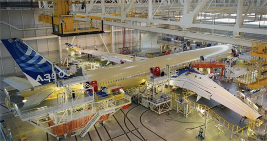 Airbus 350 Hall Montage